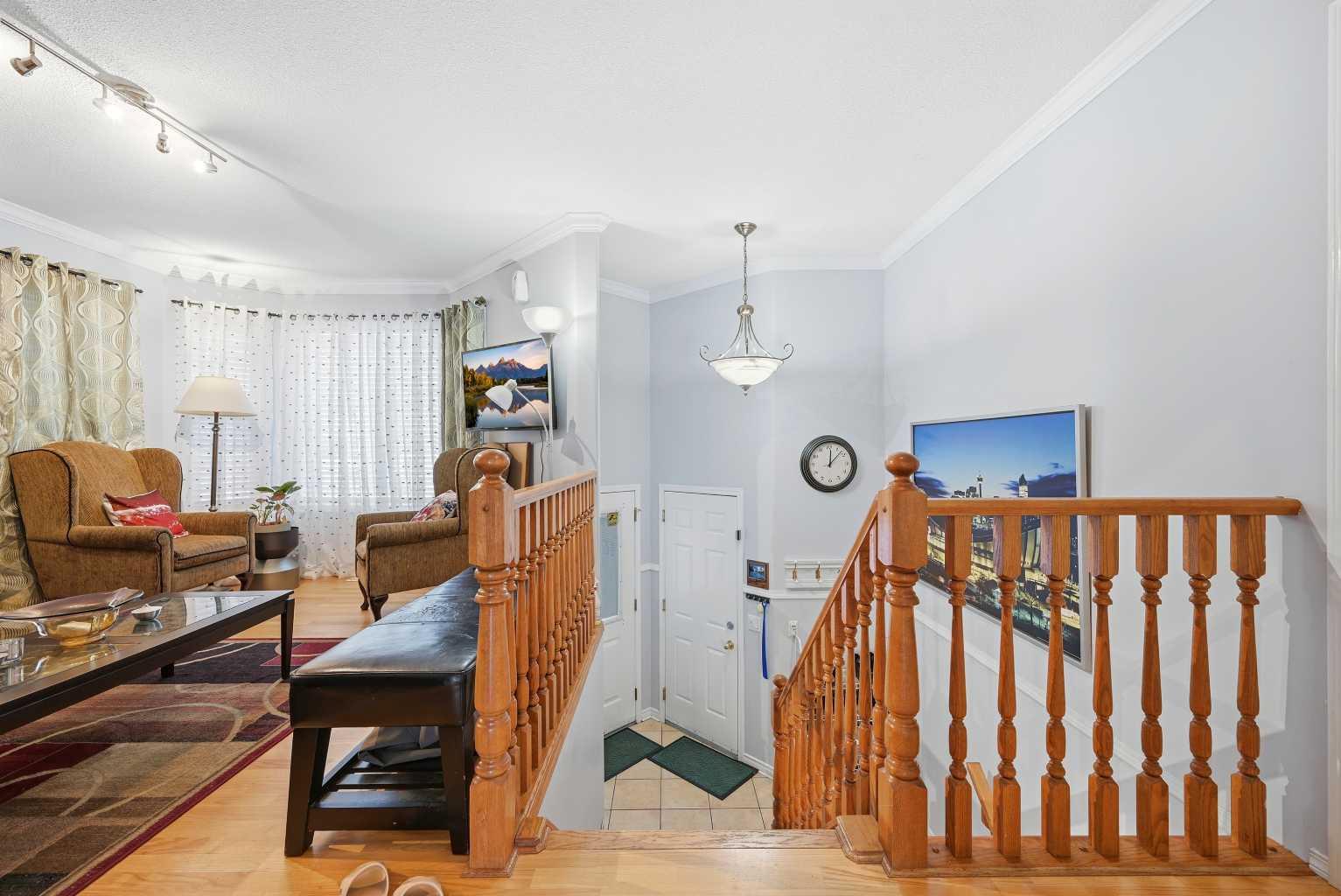 311 Saddlecreek Point NE