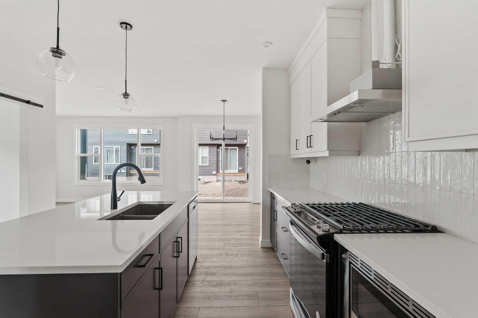 75 Silver Spruce Bay SW