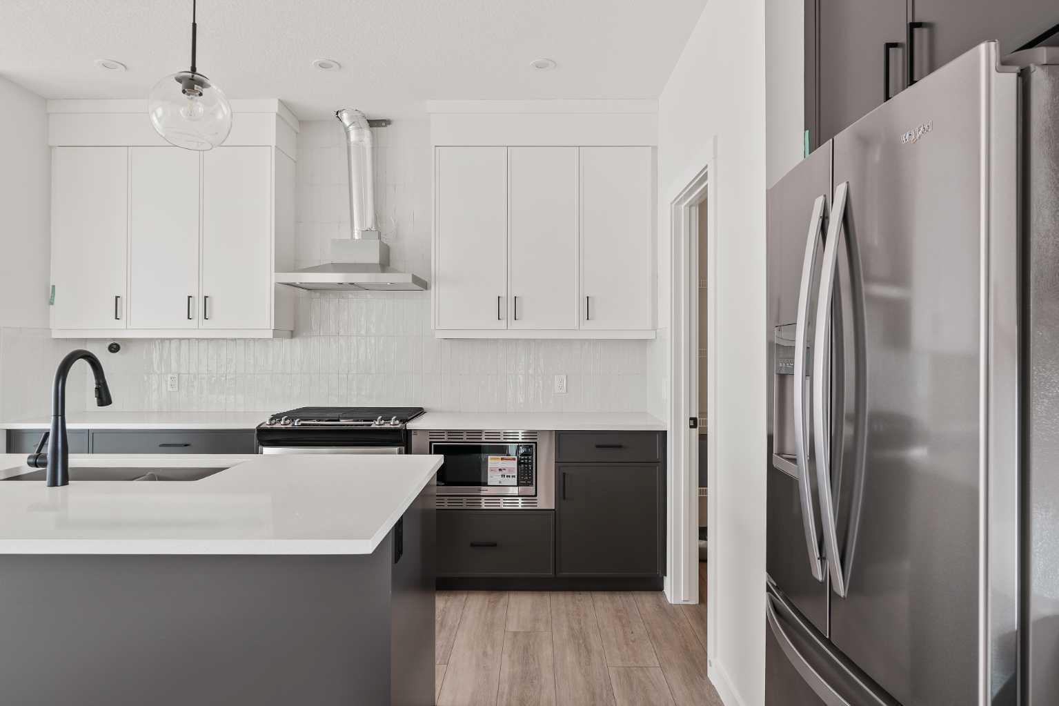 75 Silver Spruce Bay SW