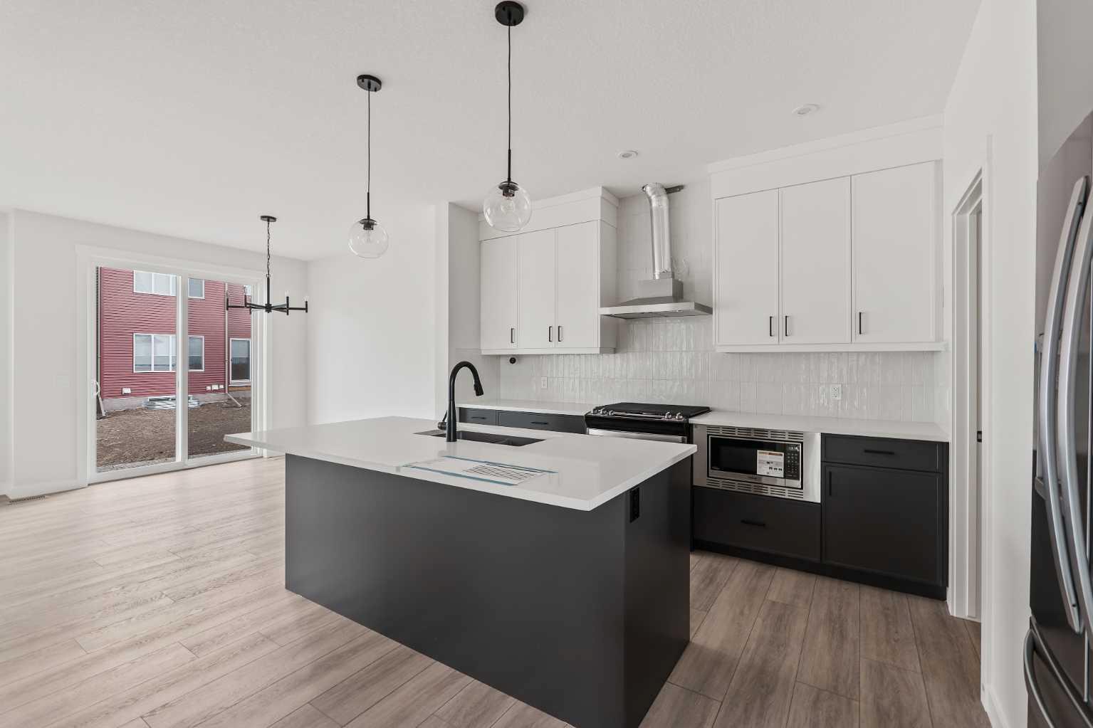 75 Silver Spruce Bay SW