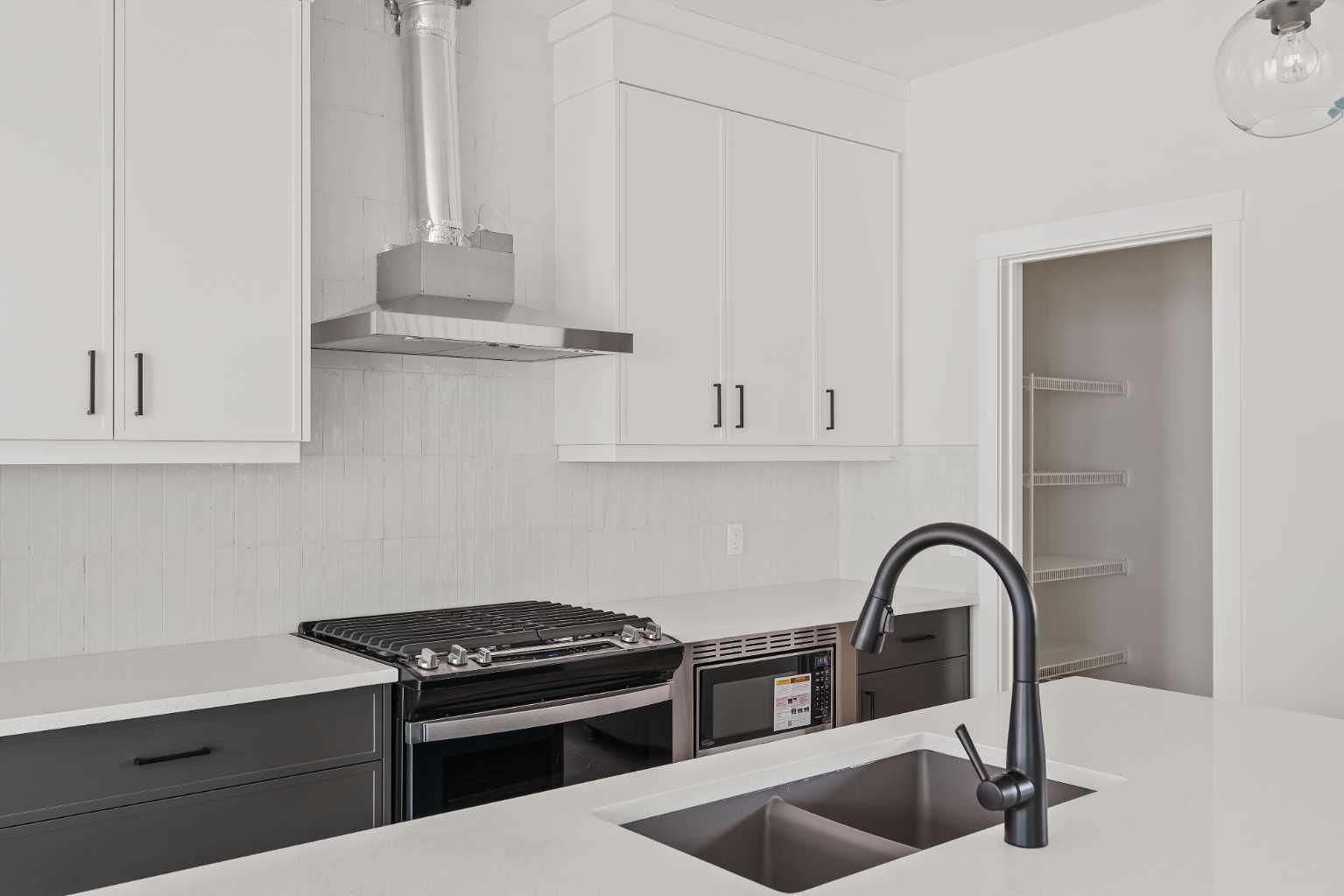 75 Silver Spruce Bay SW