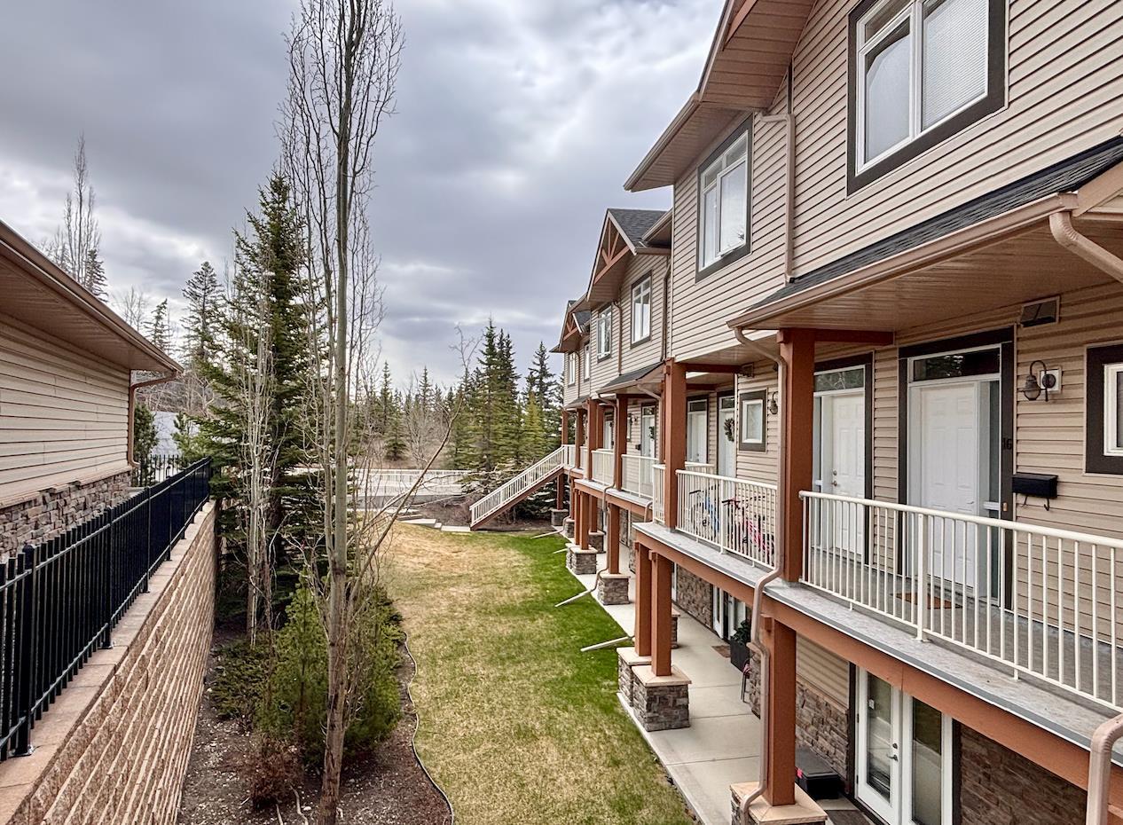 181 Rockyledge View NW 9