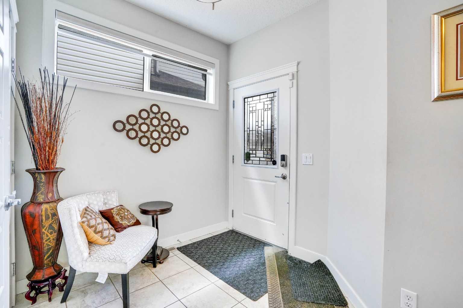 272 Skyview Shores Manor NE