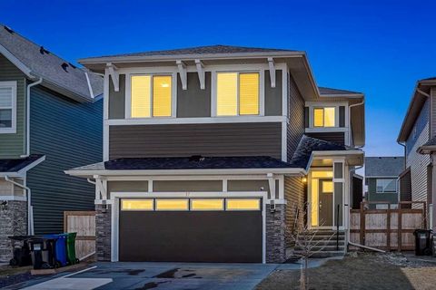 Photo of 37 Evansfield Manor NW, Calgary, AB T3P 1J8 (MLS # A2304958)