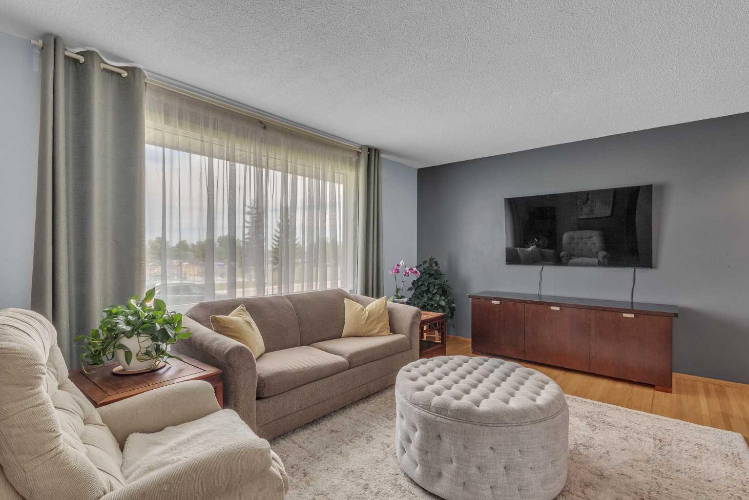 300 Sackville Drive SW