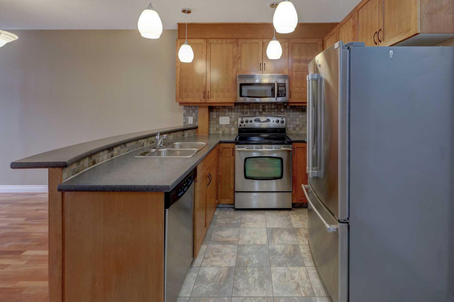 8 Hemlock Crescent SW 209