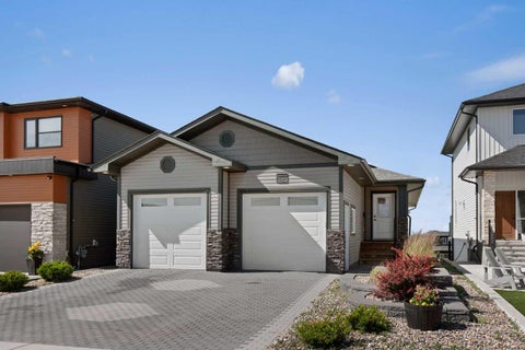 Photo of 220 Sierra Road SW, Medicine Hat, AB T1B 4Y6 (MLS # A2317127)