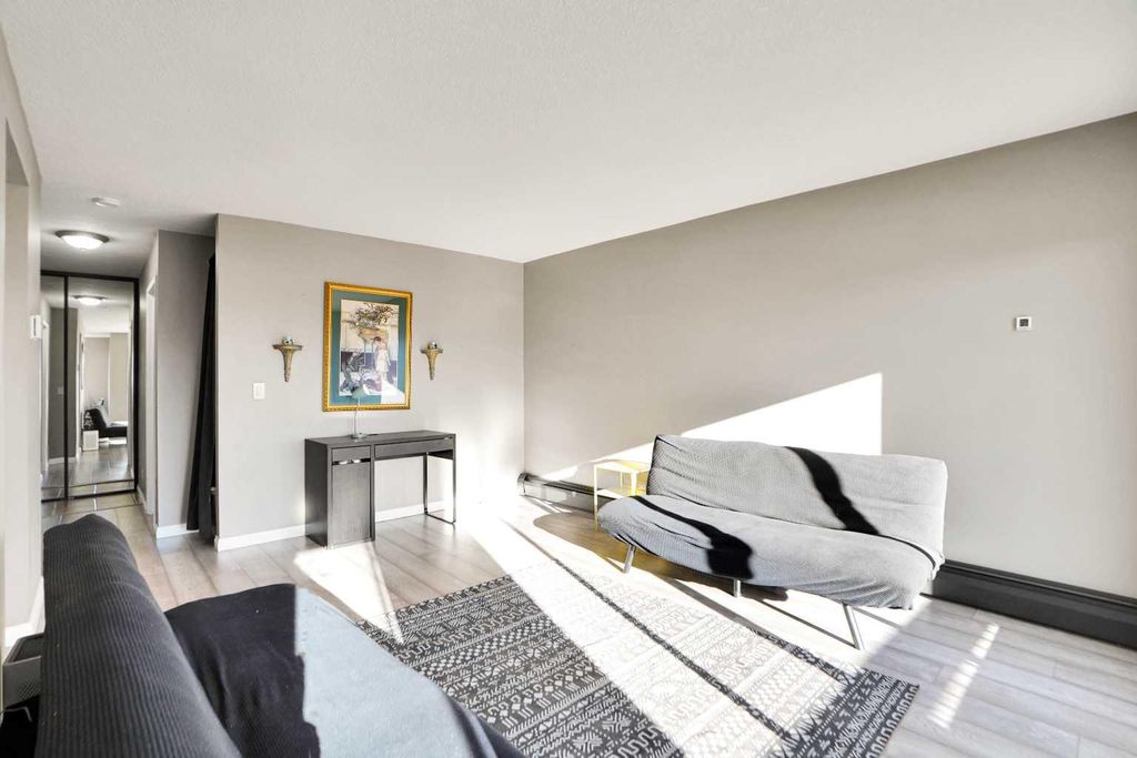 Photo of 1529 26 Avenue SW #202, Calgary, AB T2T 1C4 (MLS # A2275882)