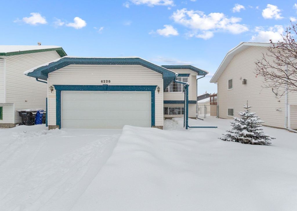 Photo of 6228 Cypress Close, Olds, AB T4H 1M7 (MLS # A2289453)
