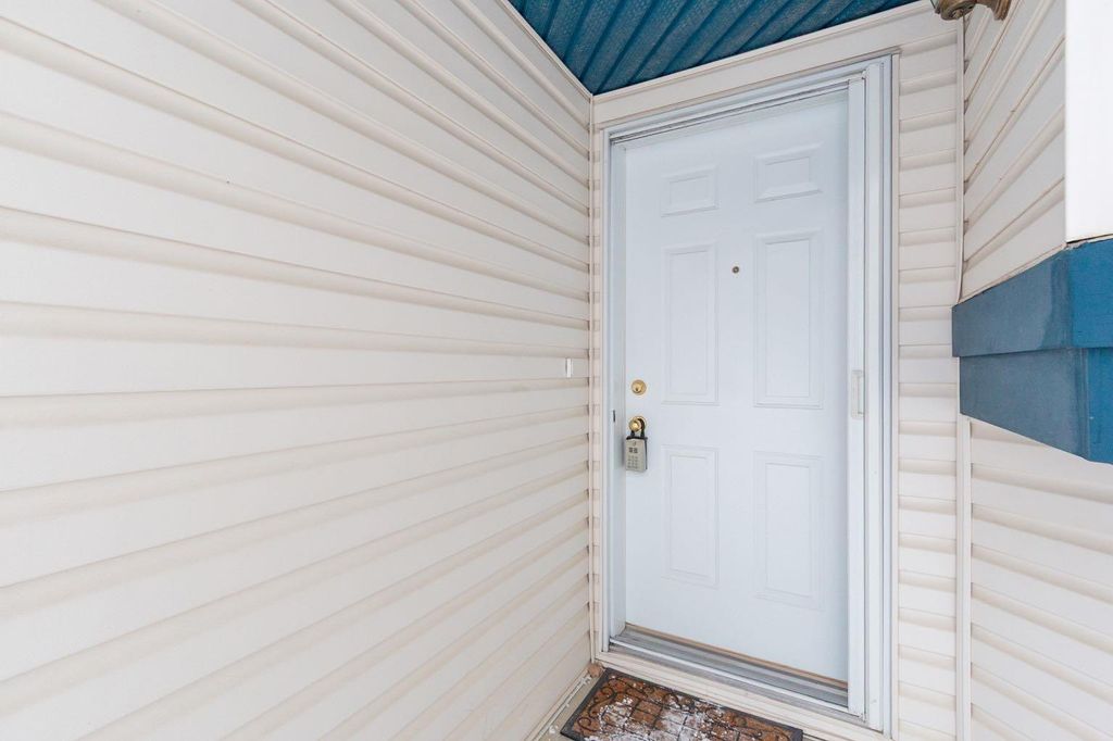 Photo of 6228 Cypress Close, Olds, AB T4H 1M7 (MLS # A2289453)