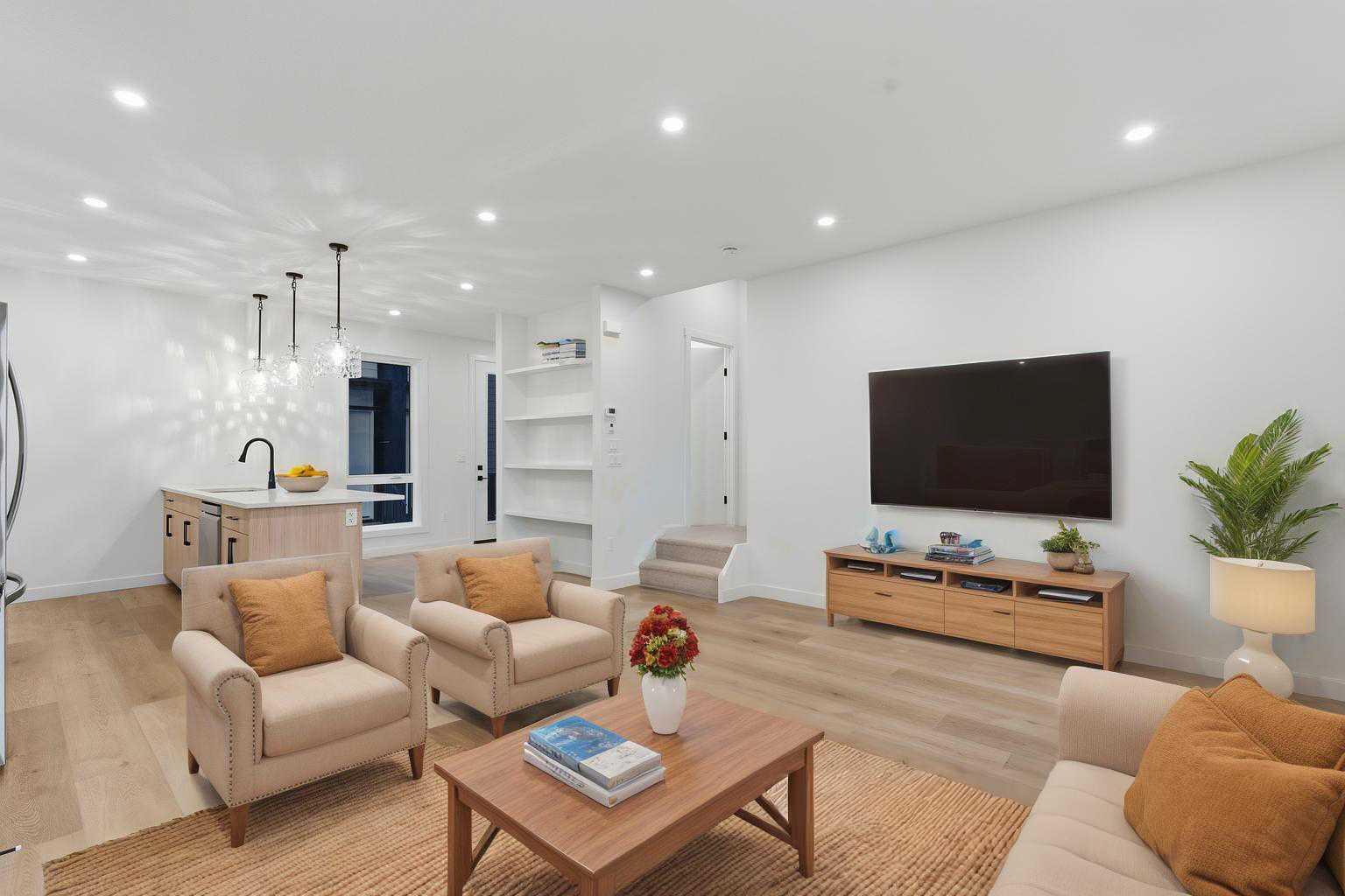 212 32 Avenue NE 102