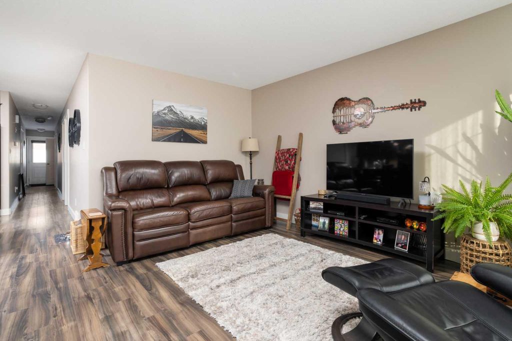 Photo of 4416 73 Street #B, Camrose, AB T4V 5E2 (MLS # A2283441)