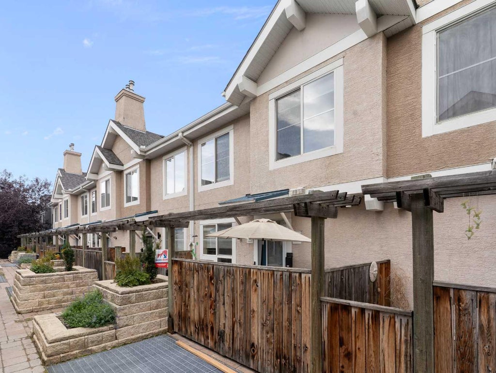 Photo of 2001 34 Avenue SW #8, Calgary, AB T2T 2C4 (MLS # A2348455)