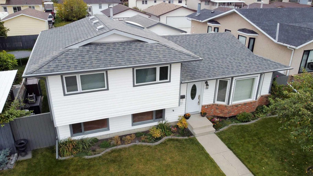 Photo of 5715 58 Avenue, Olds, AB T4H 1K4 (MLS # A2348146)
