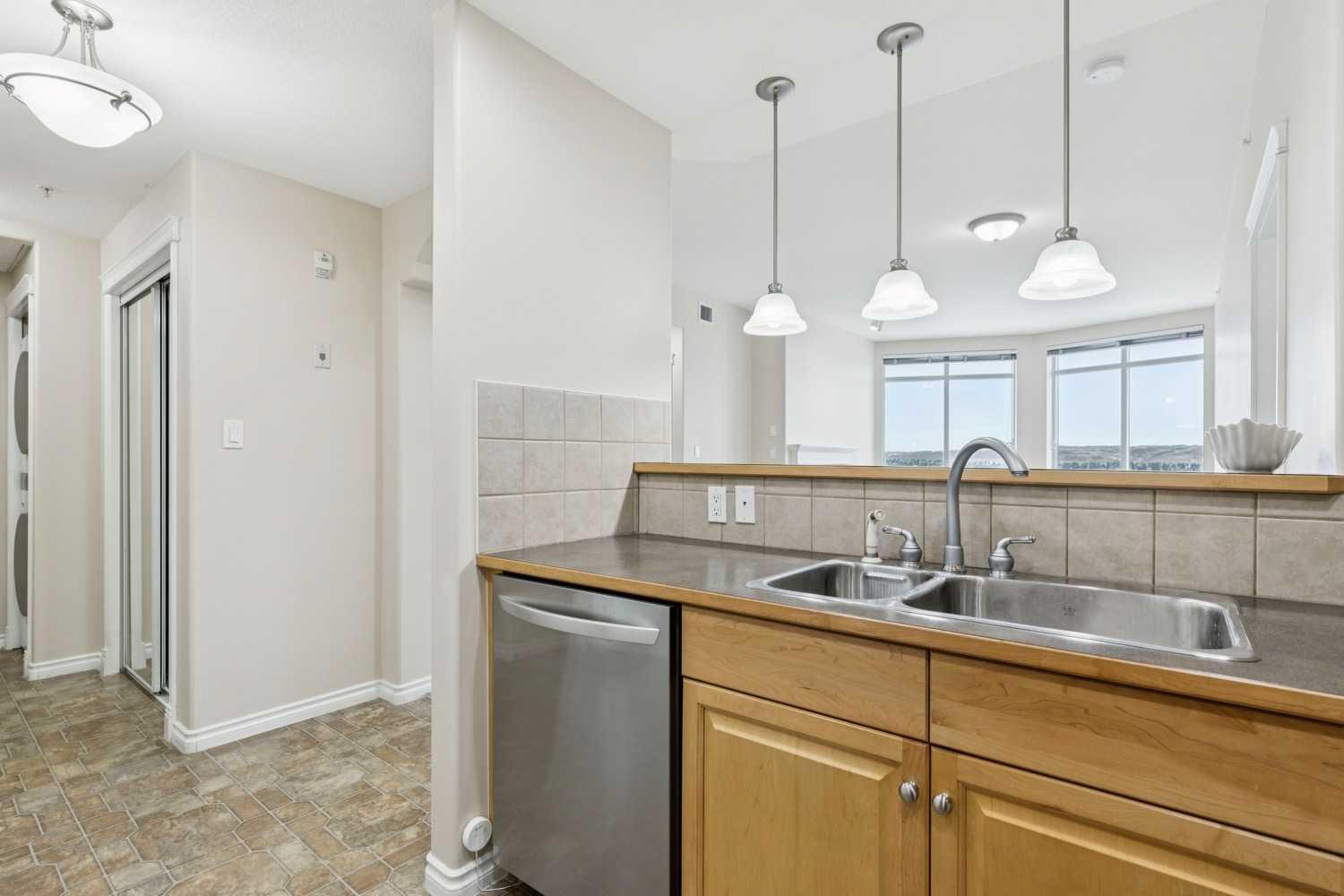 1726 14 Avenue NW 705