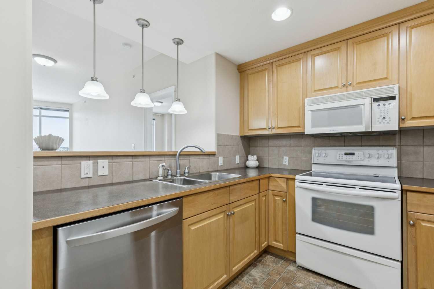 1726 14 Avenue NW 705