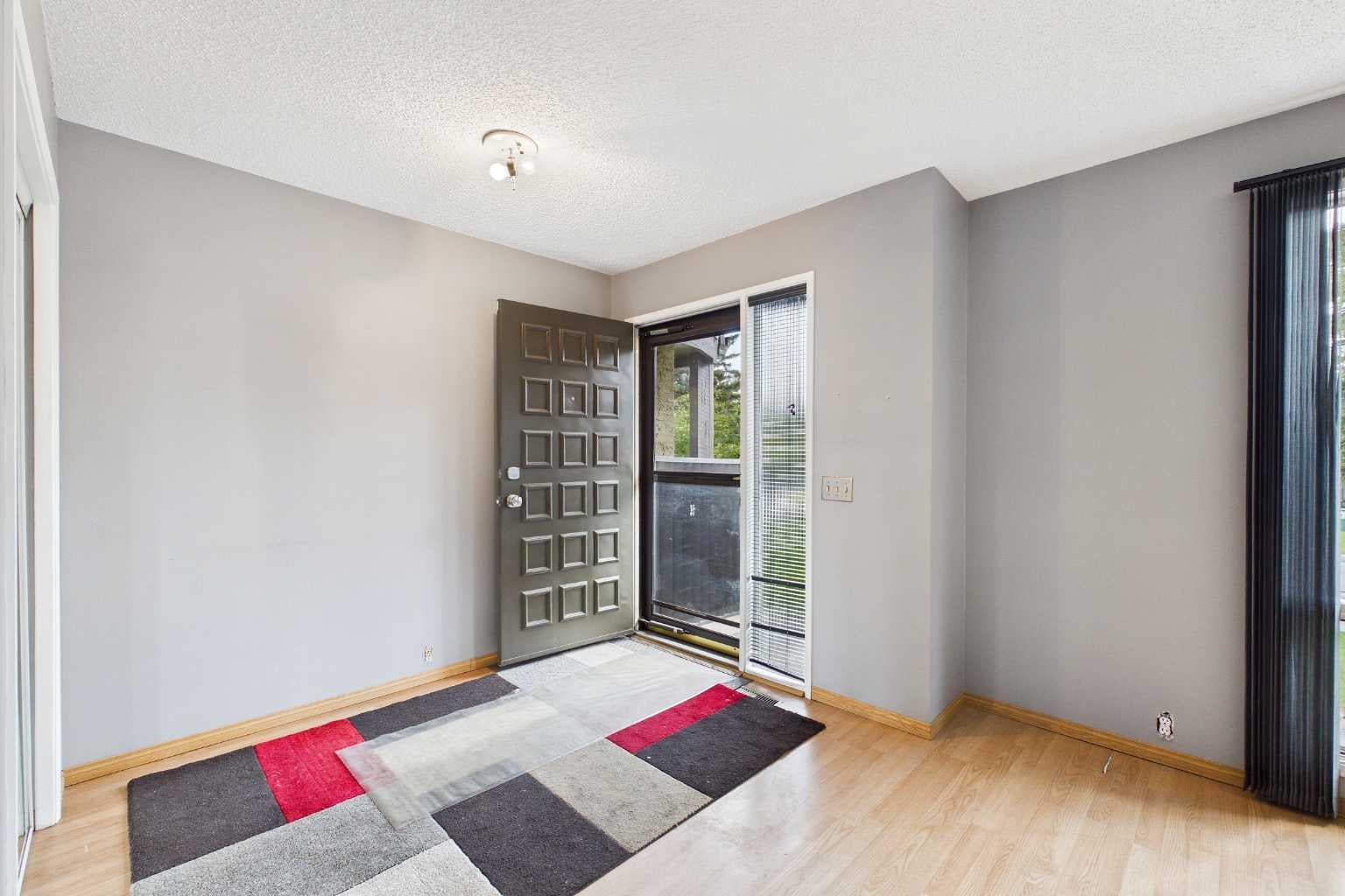 2300 Oakmoor Drive SW 3