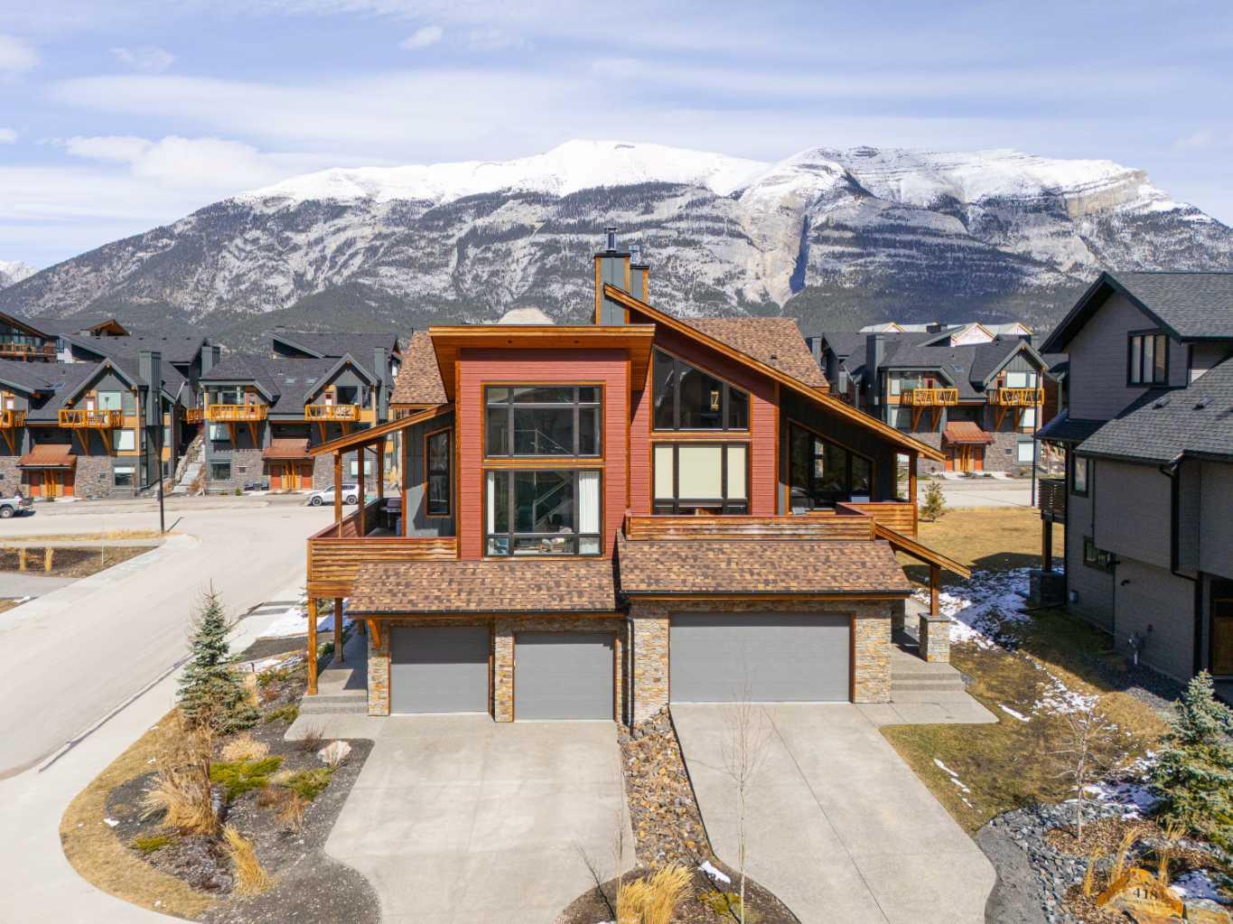 414 Stewart Creek Close