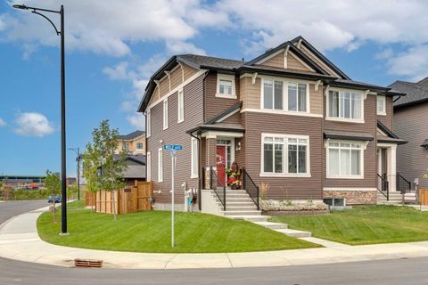 63 Wolf Gate Okotoks AB T1S 5T9