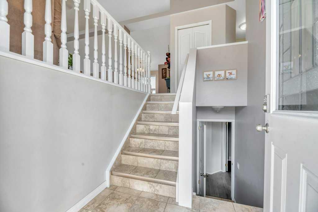 389 Strathford Crescent