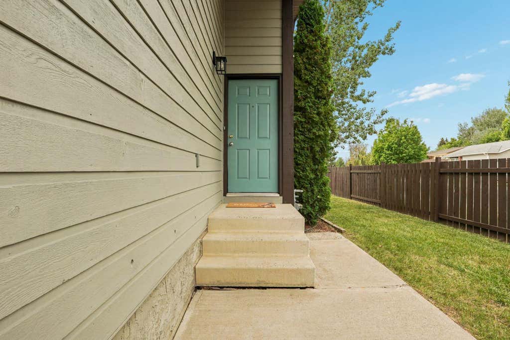 Photo of 68 Dakota Road W, Lethbridge, AB T1K 5L5 (MLS # A2335899)