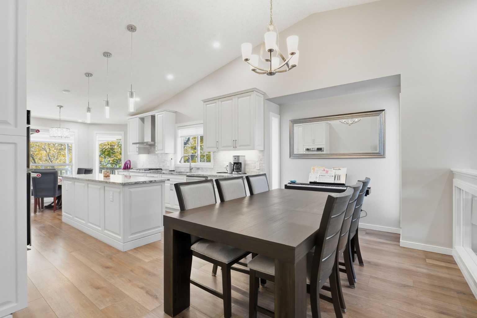 31 Applegrove Crescent SE