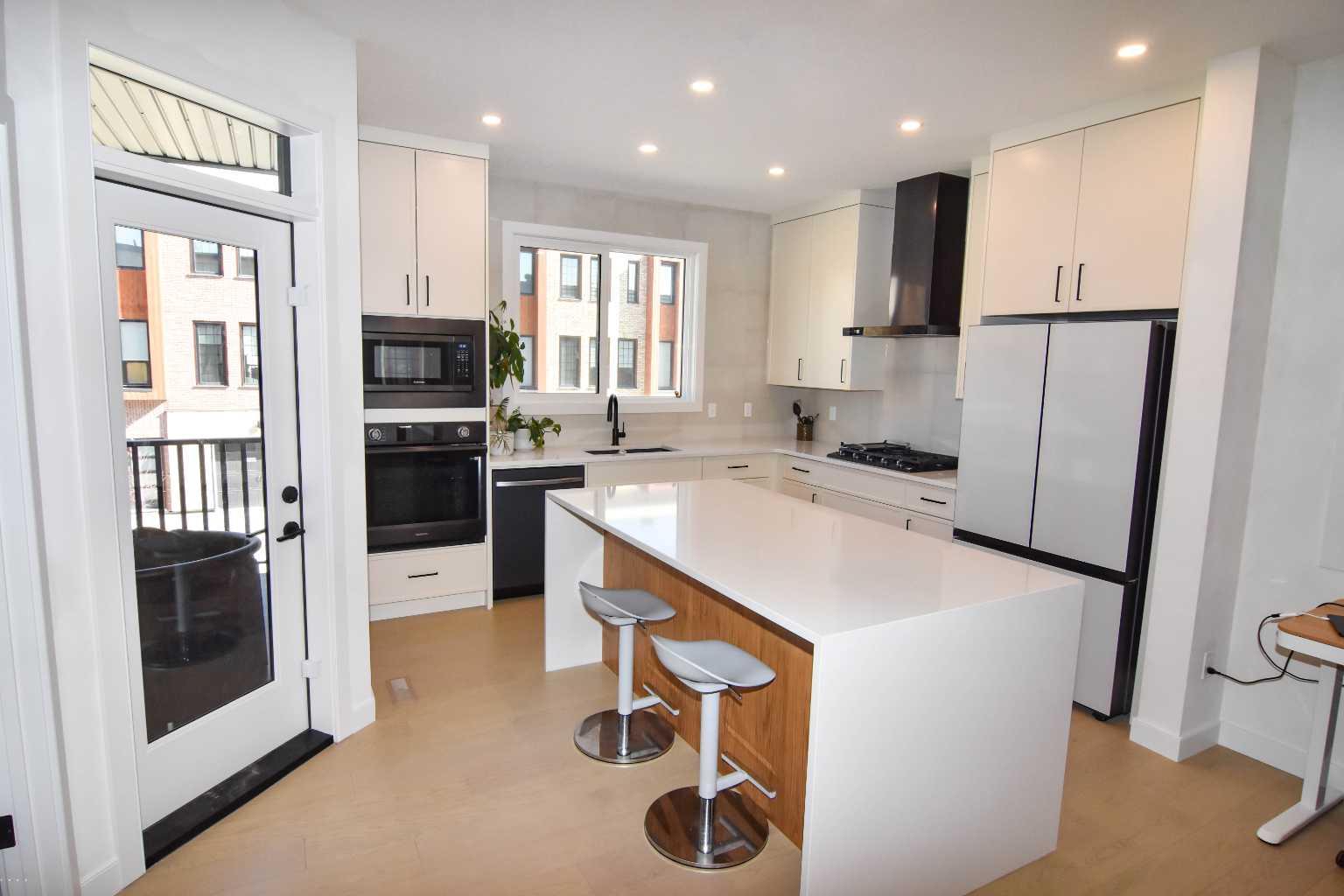 81 Greenbriar Place NW 215