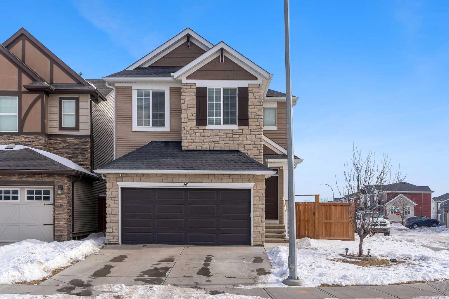 16 Nolancrest Circle NW