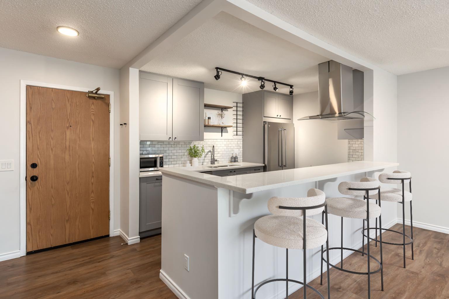 2211 29 Street SW 306
