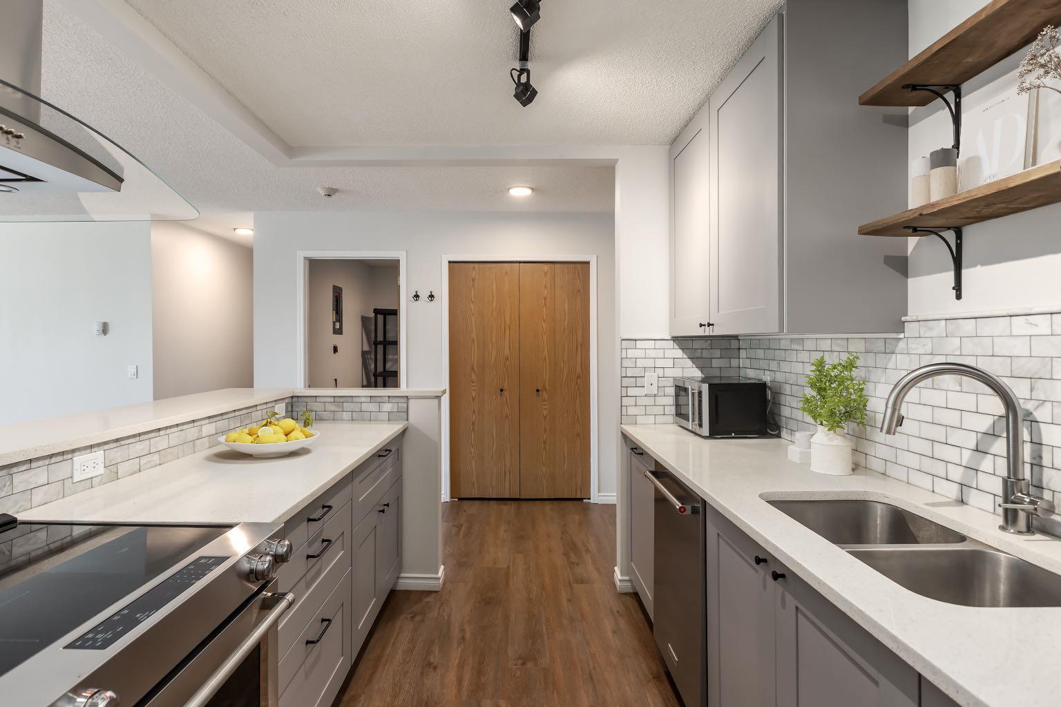 2211 29 Street SW 306