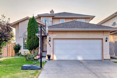 204 Coral Keys Green NE Calgary AB T3J 3K6
