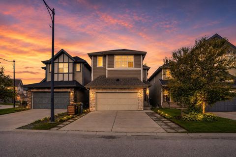 Photo of 22 Sherwood Road NW, Calgary, AB T3R 0N8 (MLS # A2318322)