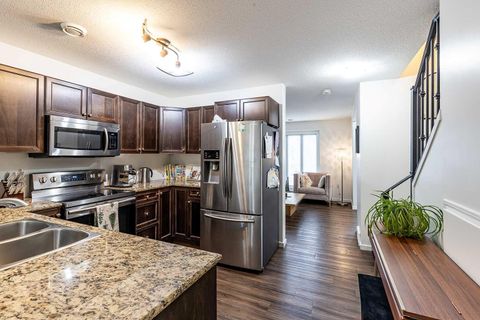 Photo of 75 Somerset Lane SE, Medicine Hat, AB T1B 0E7 (MLS # A2285481)