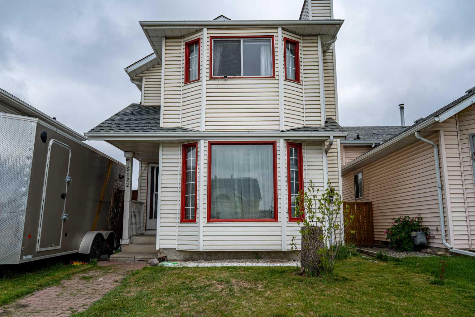 5122 Erin Place SE