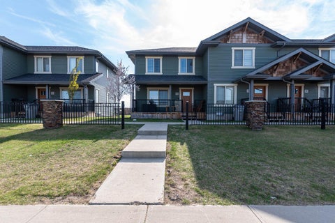 Photo of 3390 72 Avenue Ave #Unit 7, Lloydminster, AB T9V 3S4 (MLS # A2316954)
