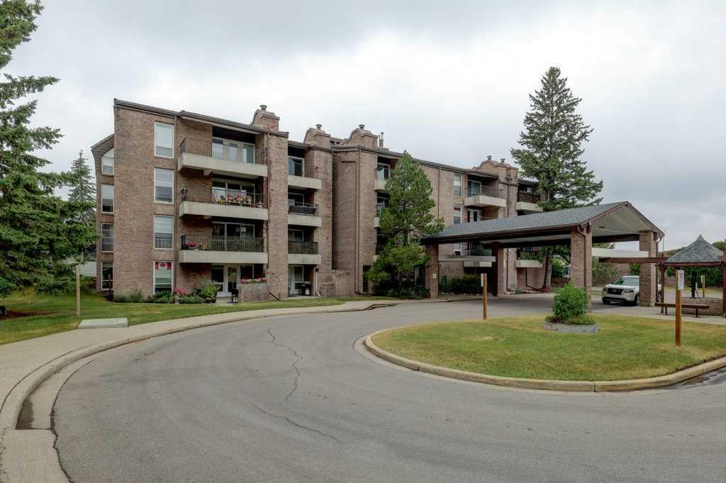 201 Braeglen Close SW 1405