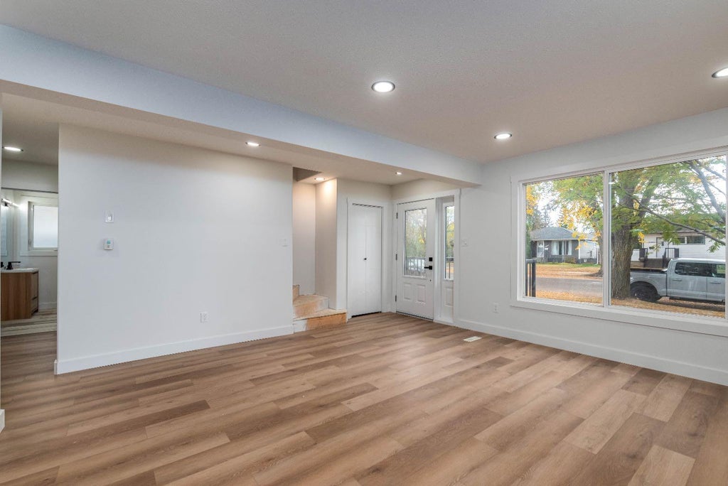 Photo of 5606 50th Street, Lloydminster, AB T9V 0N4 (MLS # A2351449)