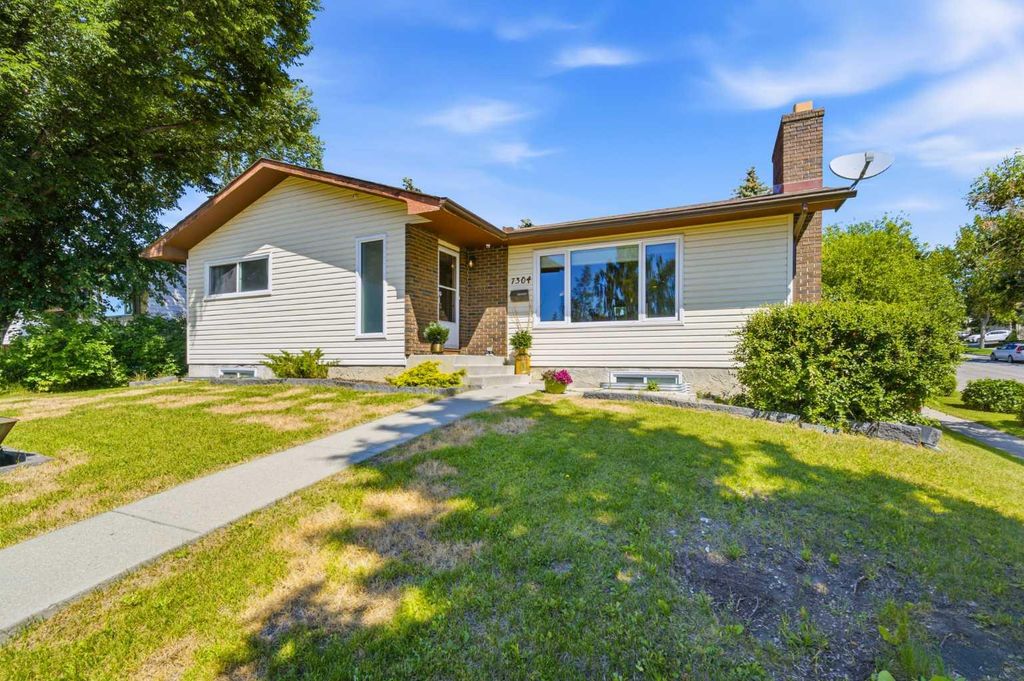 Photo of 7304 Silver Springs Road NW, Calgary, AB T3B 4E6 (MLS # A2318435)