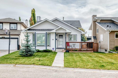 Photo of 36 Sandpiper Way NW, Calgary, AB T3K 3C6 (MLS # A2344672)
