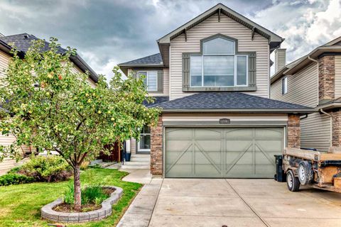 Photo of 246 New Brighton Mews SE, Calgary, AB T2Z 4J3 (MLS # A2247778) Photo of 246 New Brighton Mews SE, Calgary, AB T2Z 4J3 (MLS # A2247778)