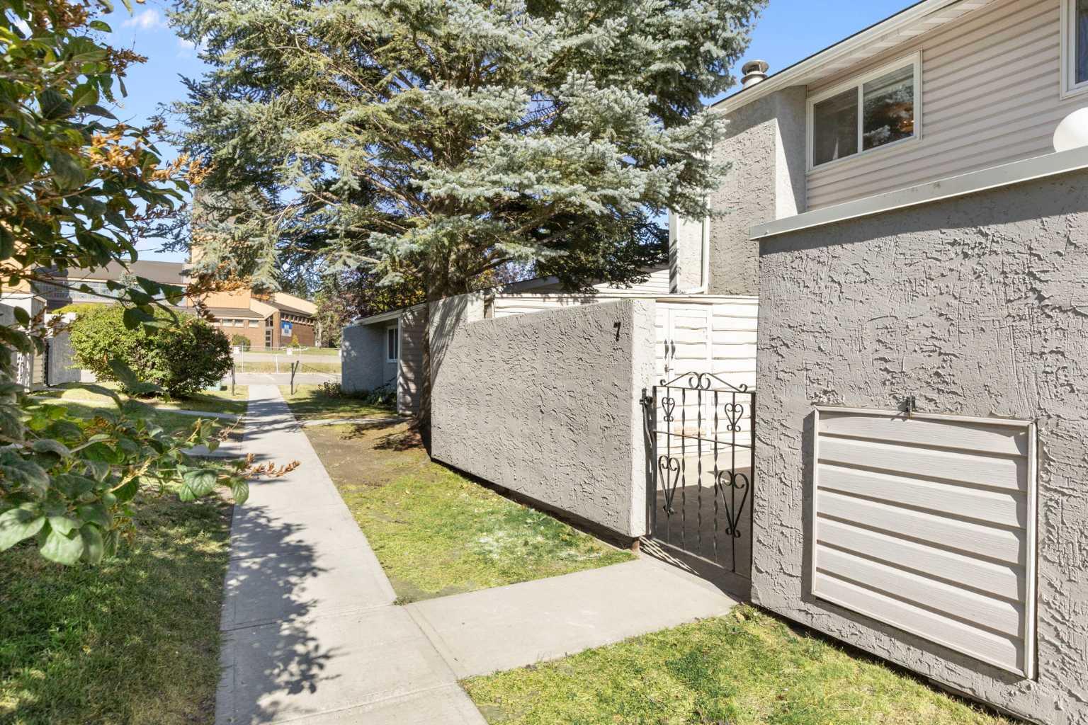 4915 45 Street SW 7