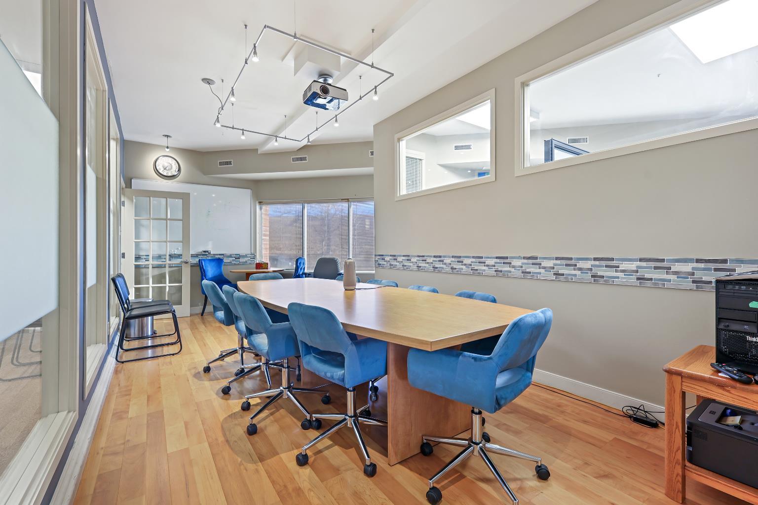 76 Skyline Crescent NE