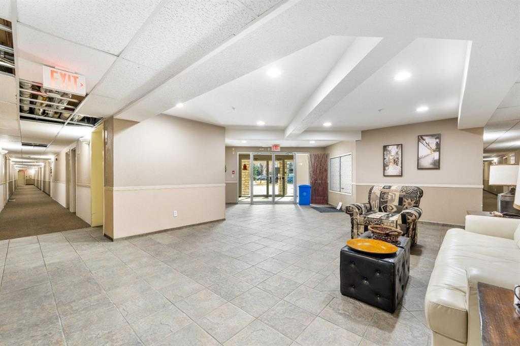 12 Cimarron Common 1406