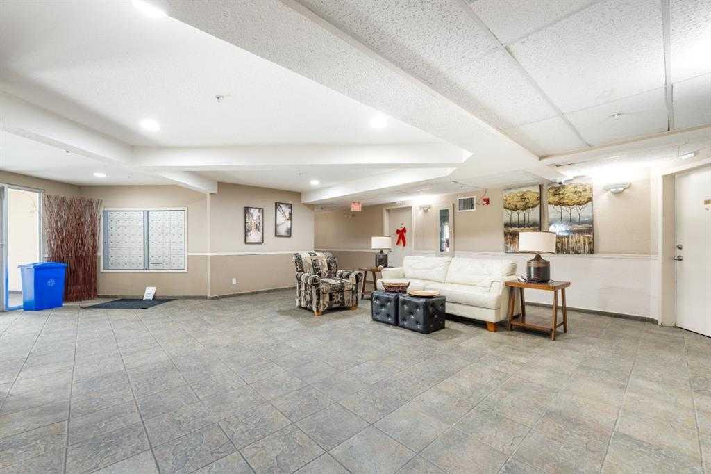 12 Cimarron Common 1406