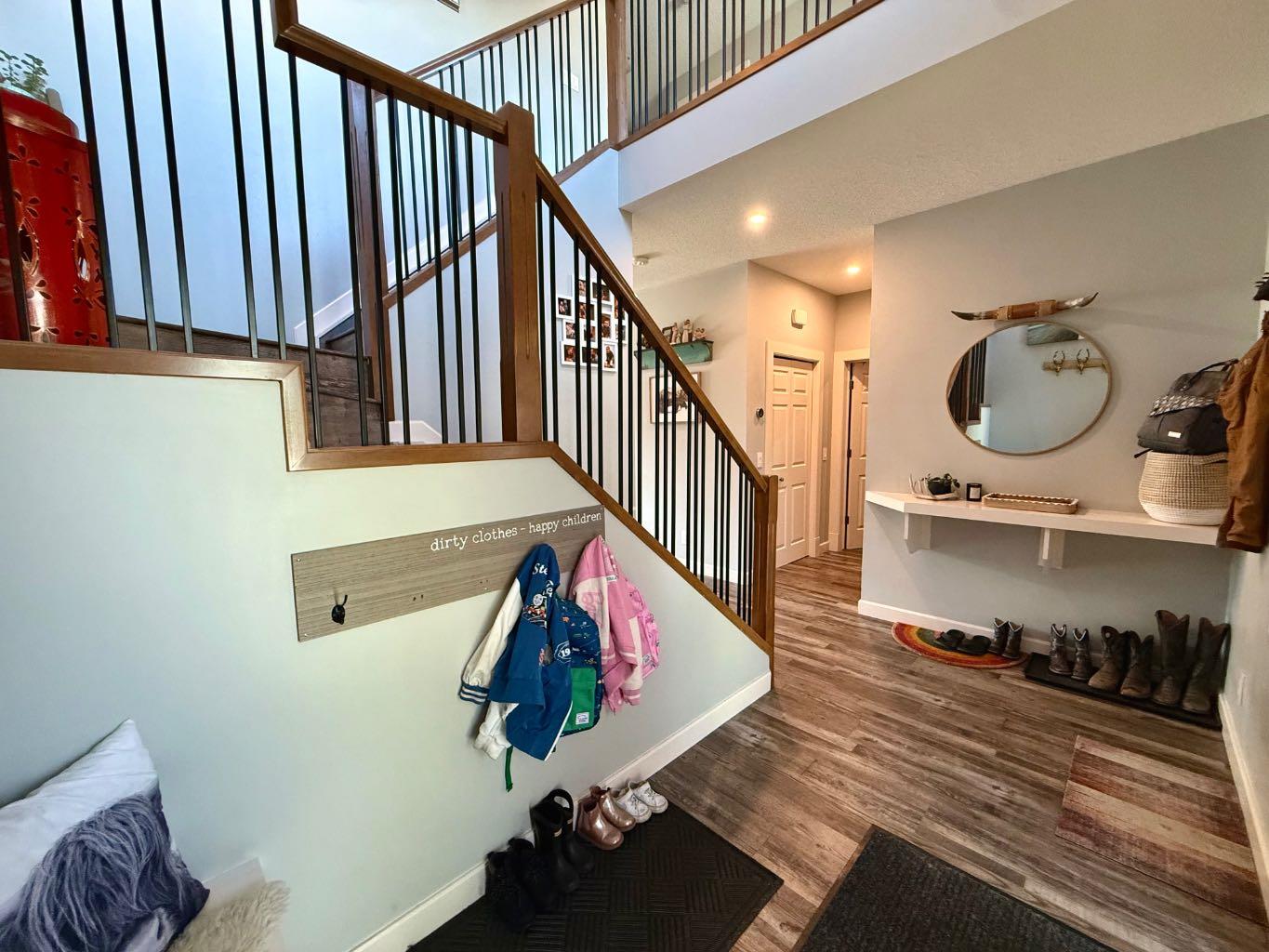 607 Montgomery Close SE