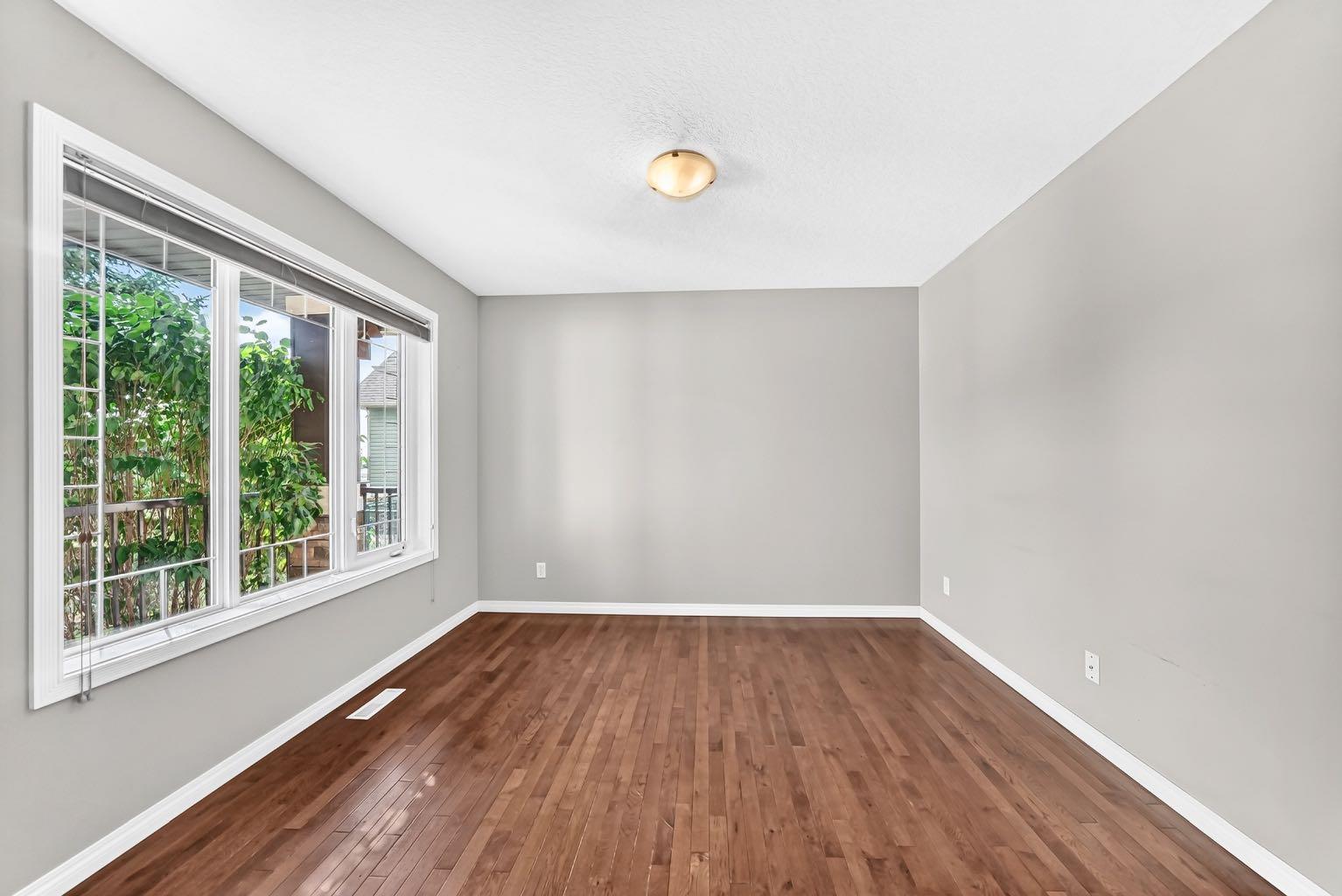 142 Strathmore Lakes Place