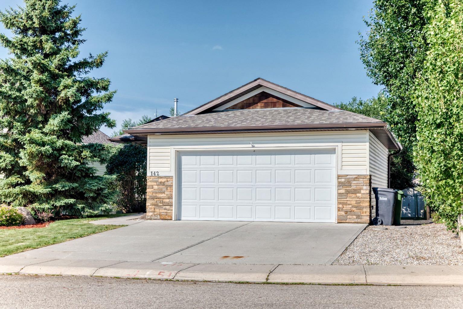 142 Strathmore Lakes Place