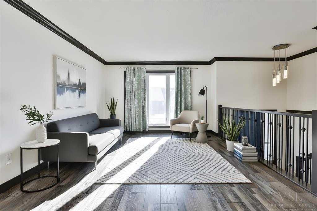 11 Wildwood Crescent W