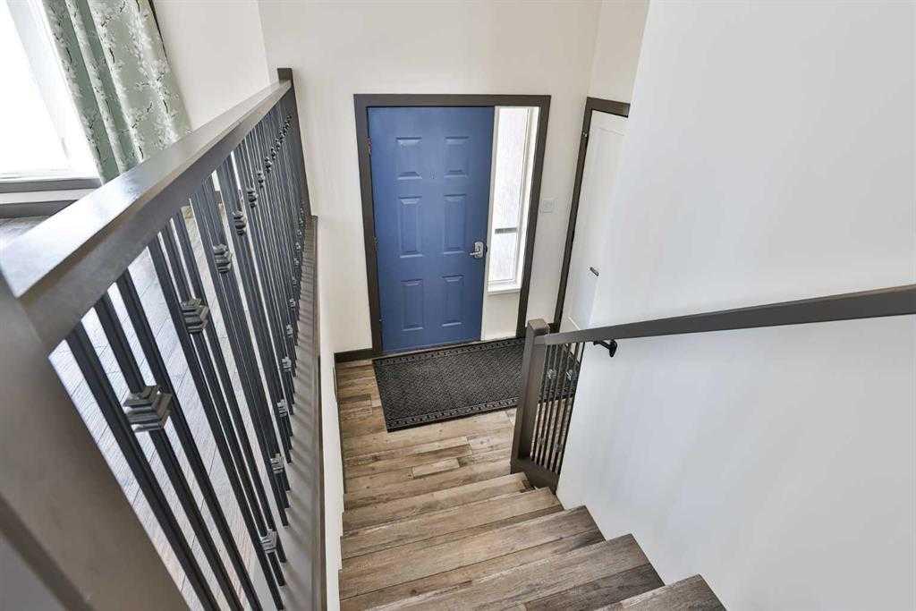 11 Wildwood Crescent W