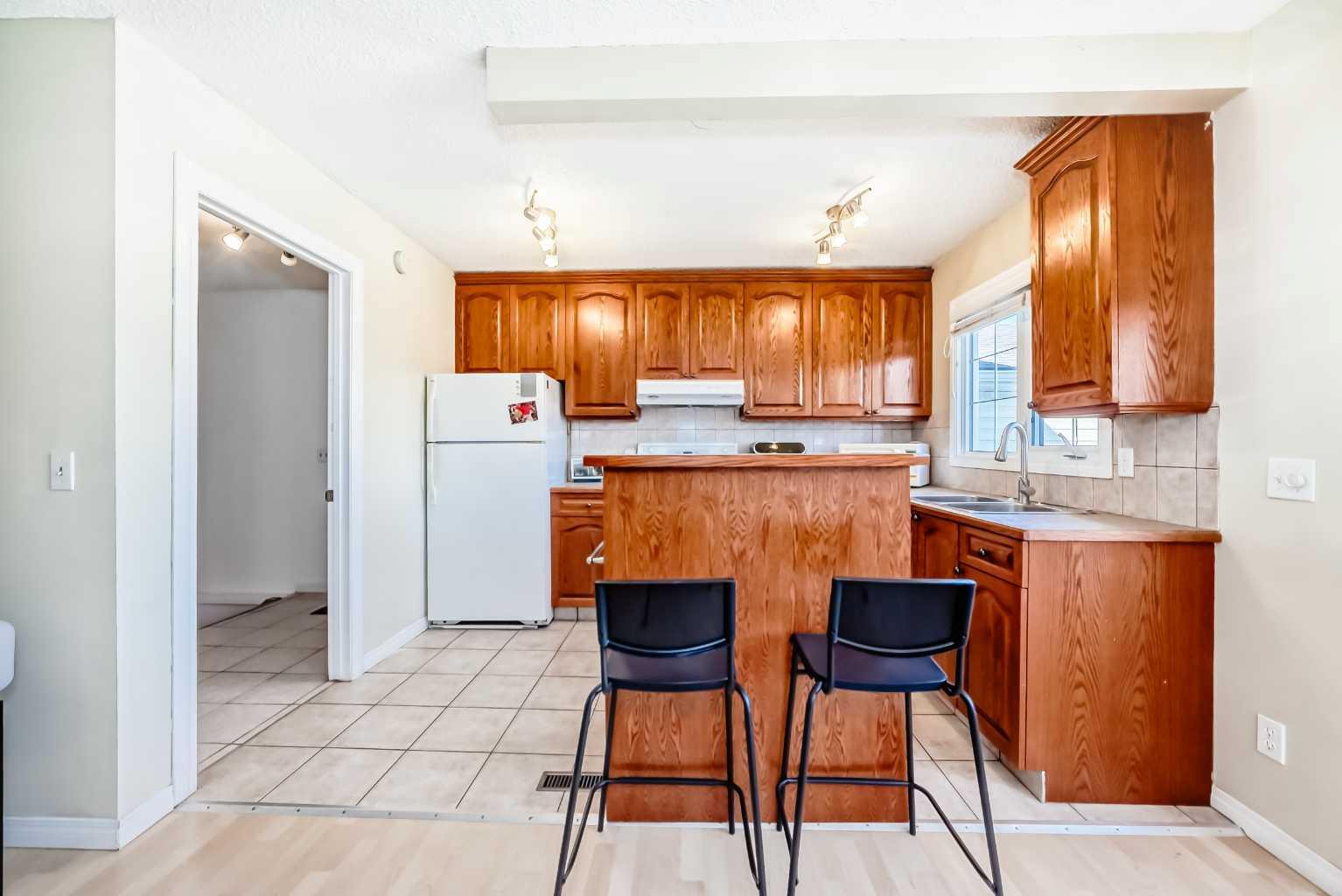 31 Castleglen Crescent NE